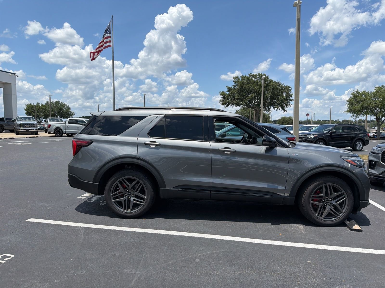 Certified 2025 Ford Explorer ST-Line w/ ST-Line Street Pack AWD/4WD image 3