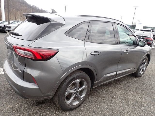 Certified 2023 Ford Escape ST-Line w/ Tech Pack #1 AWD/4WD image 6