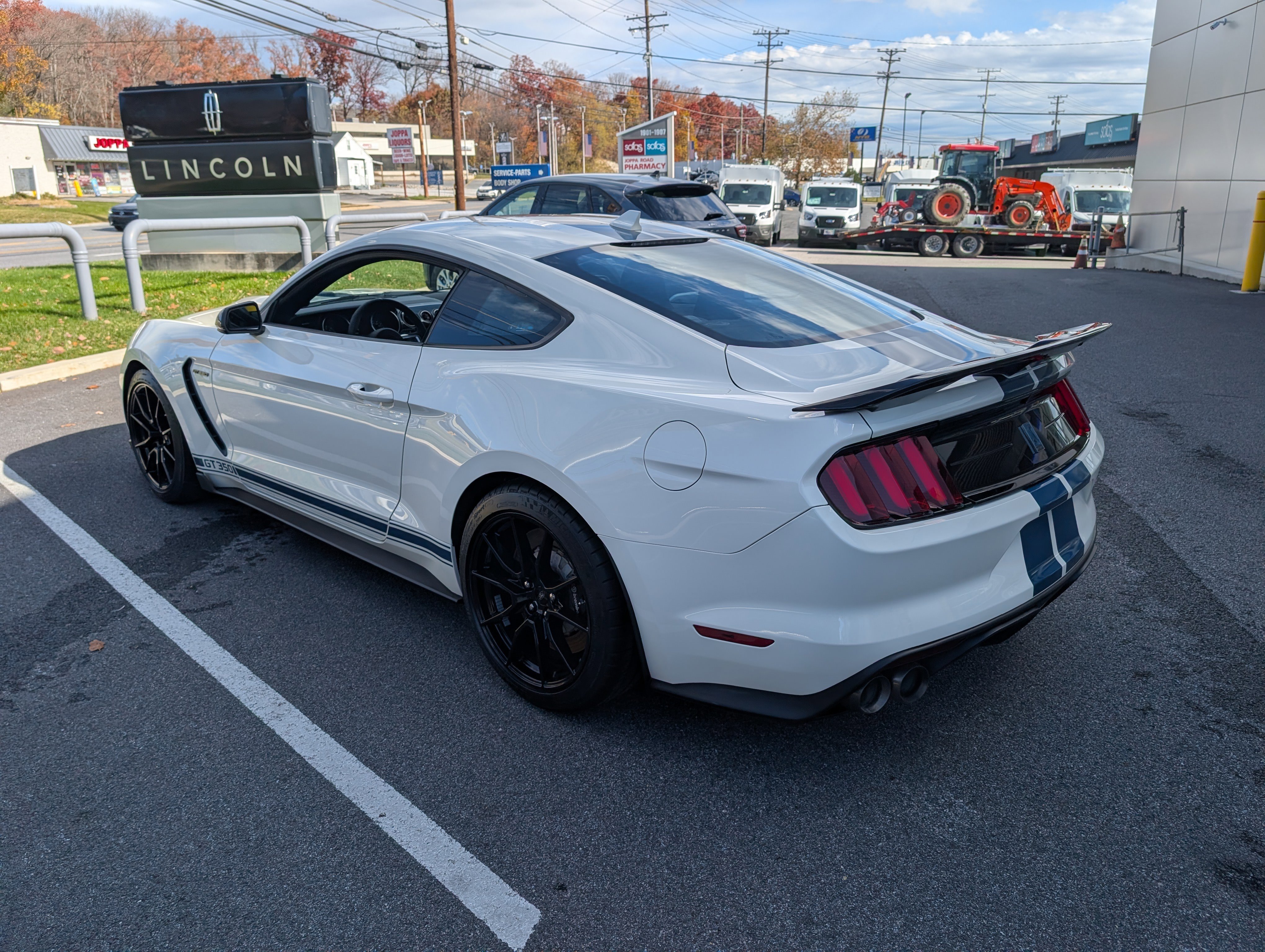 Certified 2020 Ford Mustang Shelby GT350 w/ Technology Package image 5