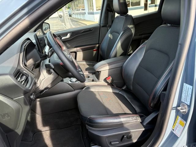 Certified 2025 Ford Escape ST-Line Select w/ Tech Pack #1 AWD/4WD image 21