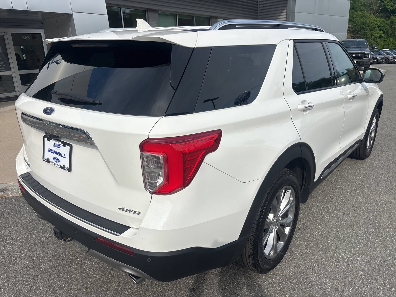 Certified 2023 Ford Explorer Limited w/ Limited Technology Package AWD/4WD image 3