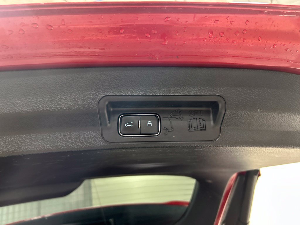 Certified 2022 Ford Explorer XLT w/ Equipment Group 202A AWD/4WD image 30