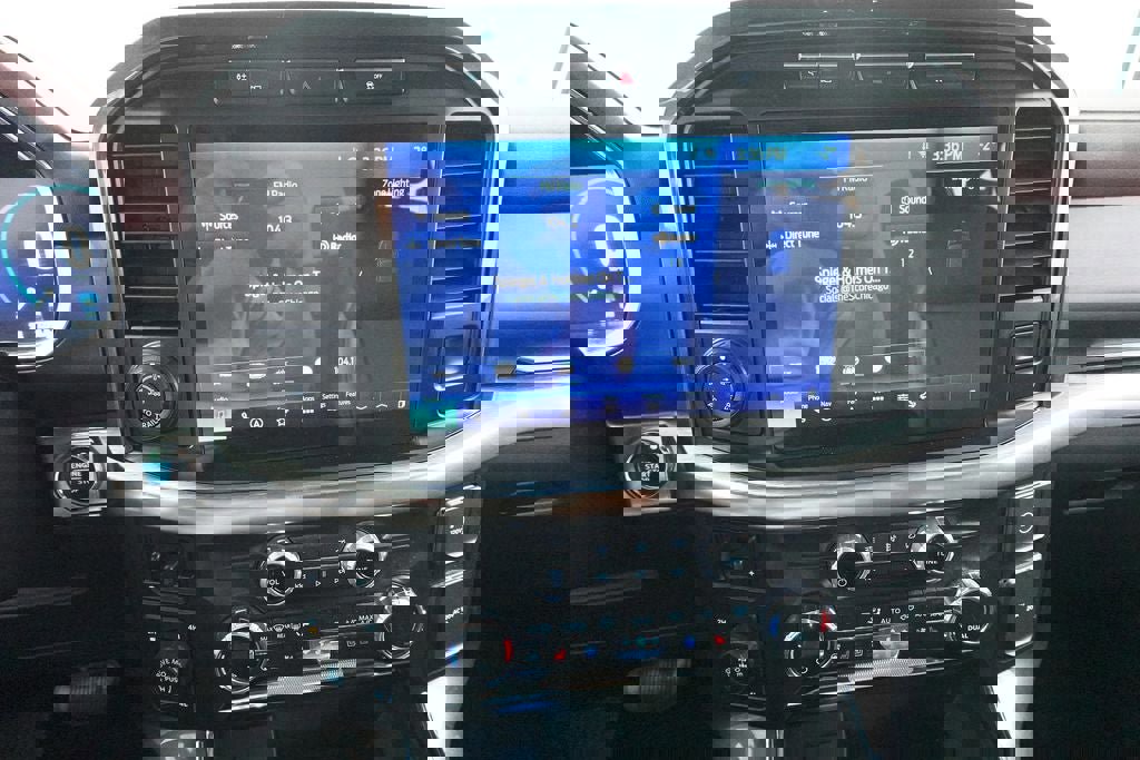 Certified 2021 Ford F150 Lariat w/ Equipment Group 502A High image 17