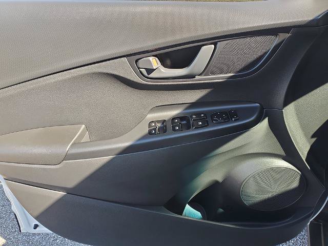 Used 2023 Hyundai Kona SEL FWD image 11