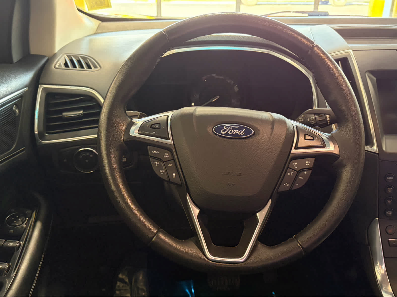 Certified 2020 Ford Edge Titanium AWD/4WD image 14