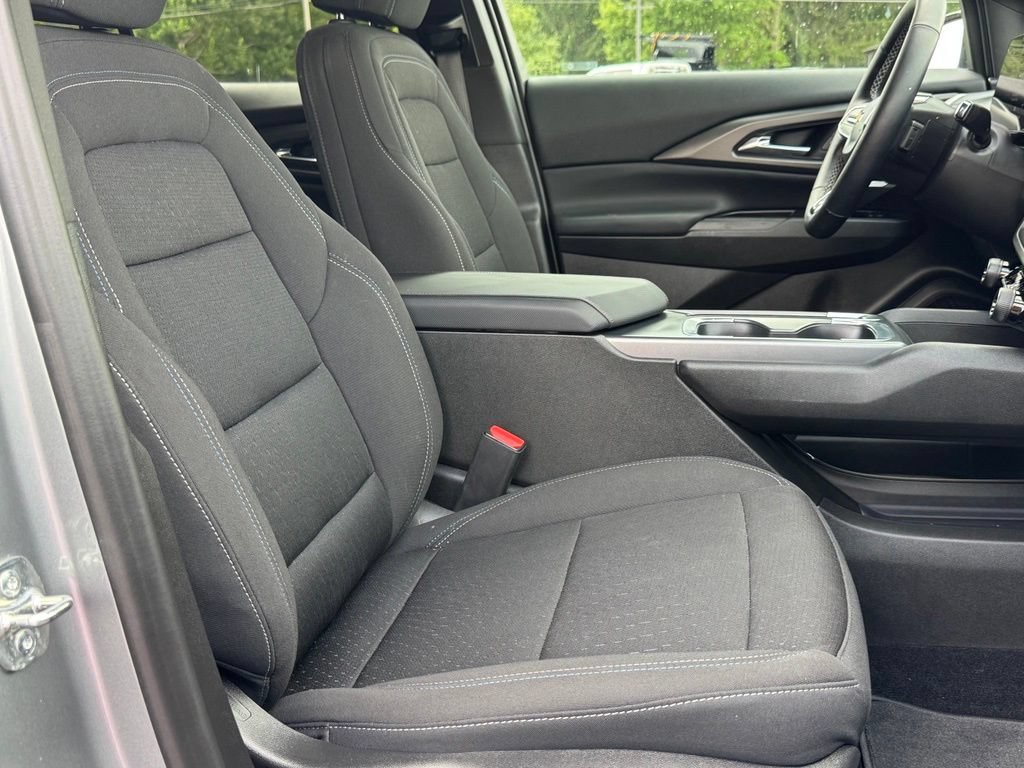 Used 2025 Chevrolet Equinox EV LT w/ Comfort Package FWD image 15