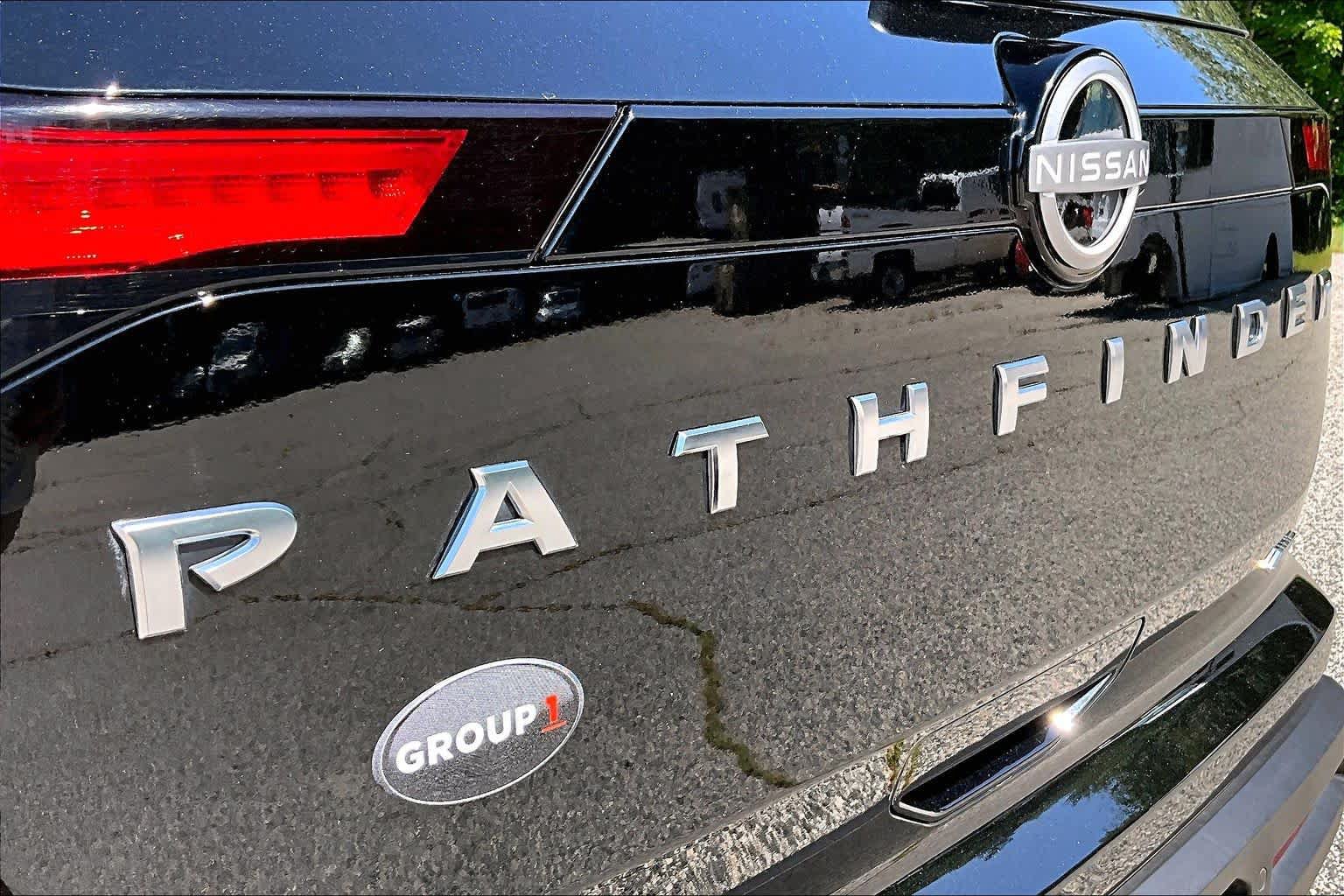 Used 2025 Nissan Pathfinder SV AWD/4WD image 10