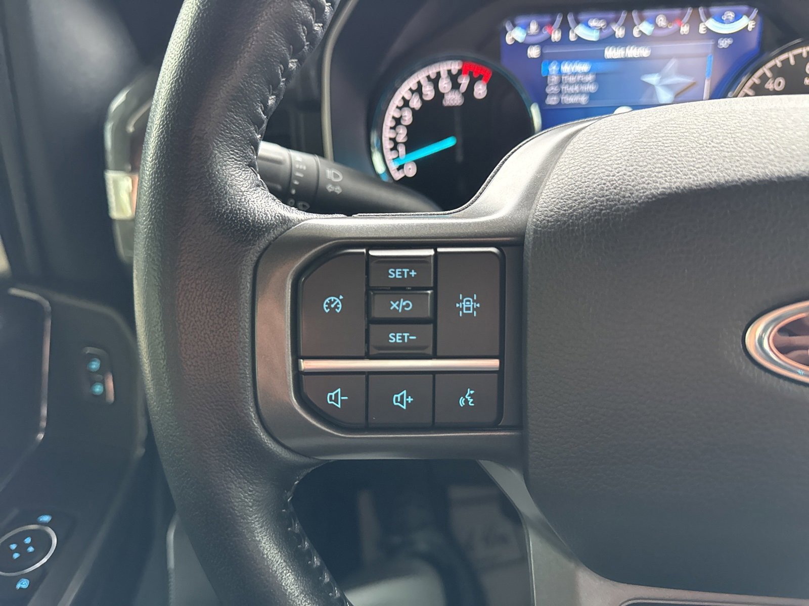 Certified 2022 Ford F150 XLT w/ Equipment Group 302A High image 31