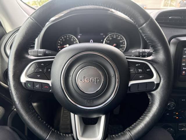 Used 2021 Jeep Renegade Latitude w/ Convenience Group AWD/4WD image 11