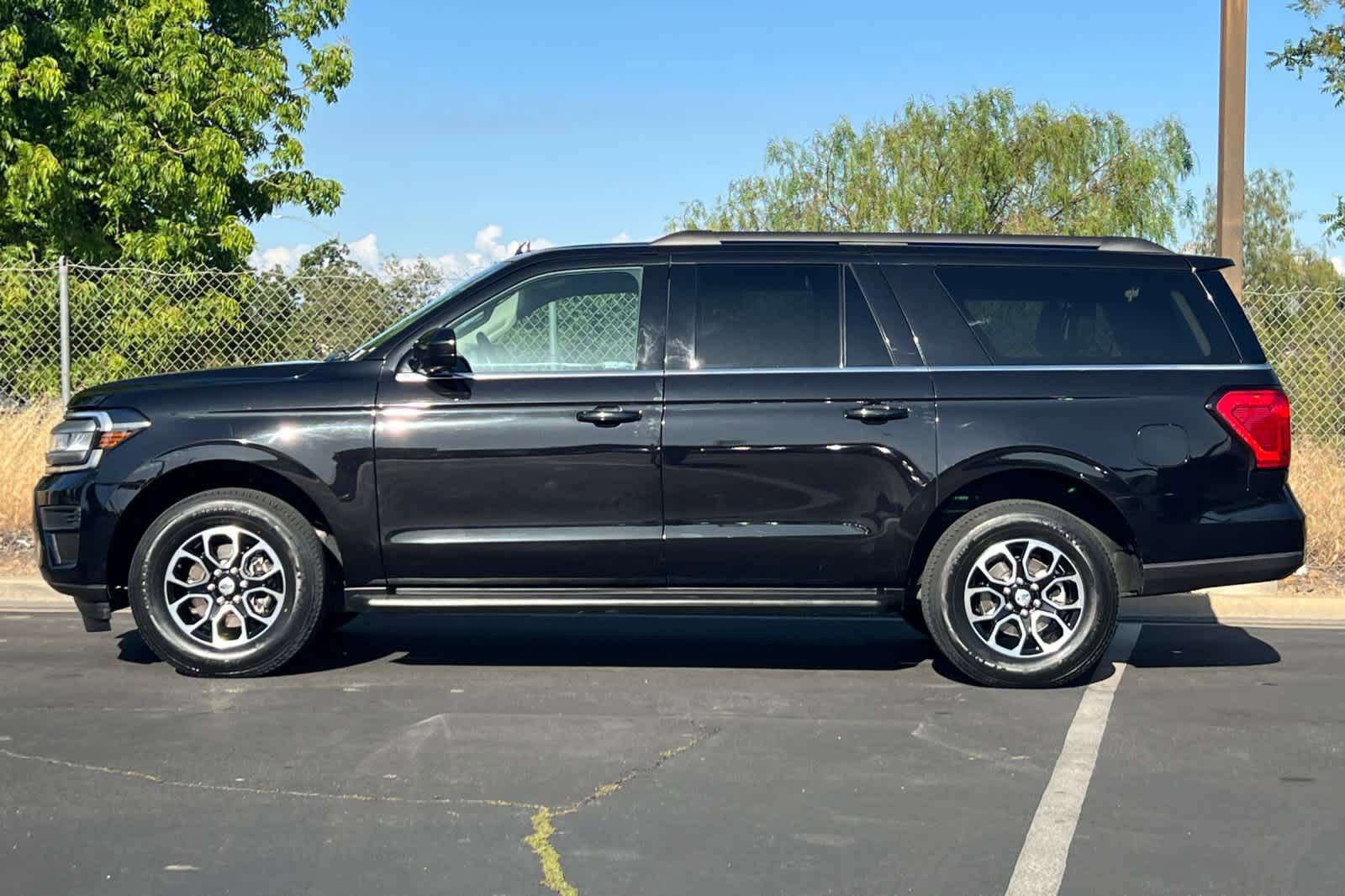 Certified 2024 Ford Expedition Max XLT AWD/4WD image 6