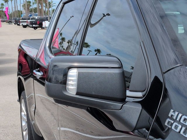 Used 2021 Chevrolet Silverado 1500 High Country w/ Technology Package AWD/4WD image 12