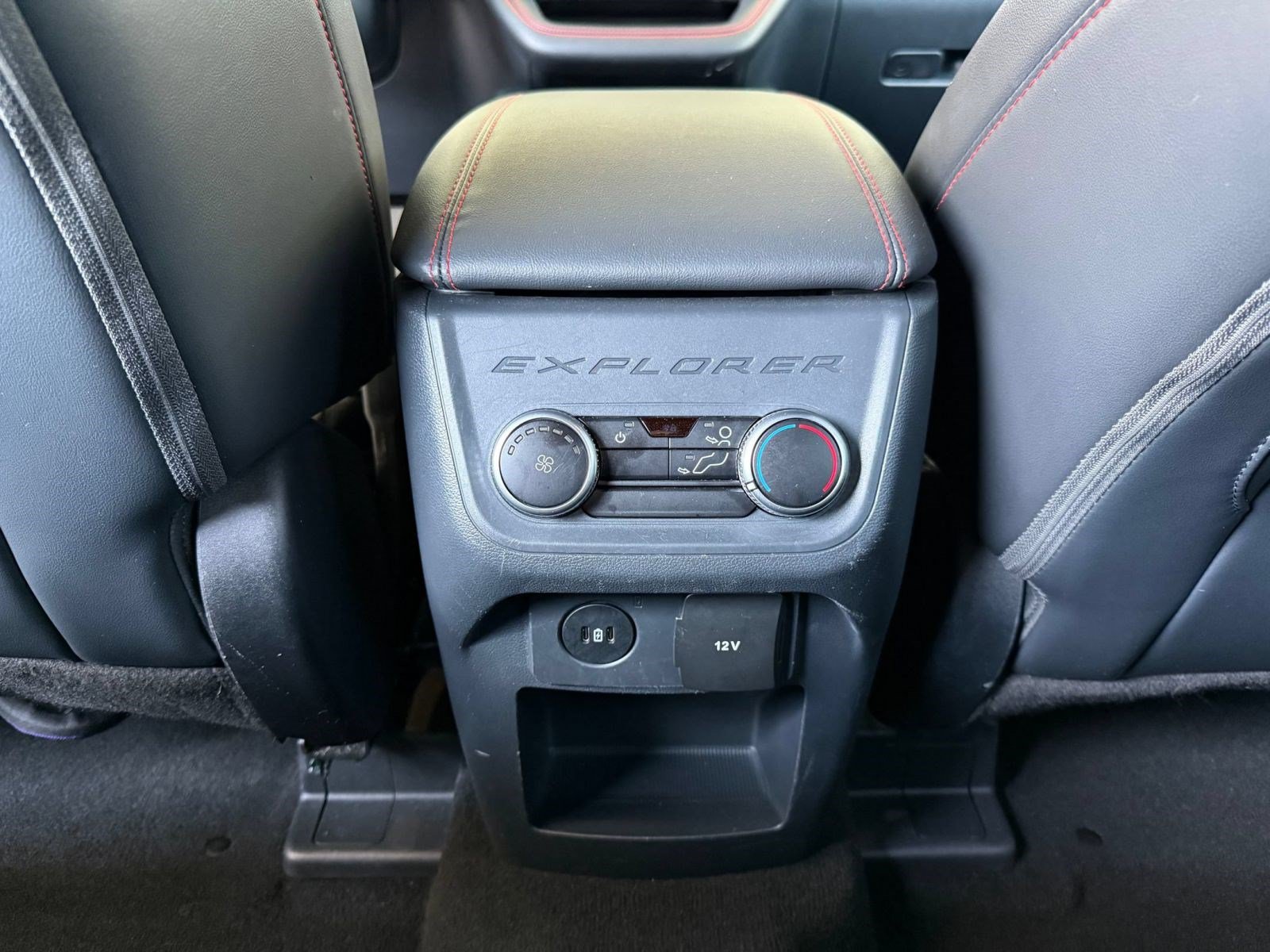 Certified 2025 Ford Explorer ST-Line w/ ST-Line Street Pack AWD/4WD image 27