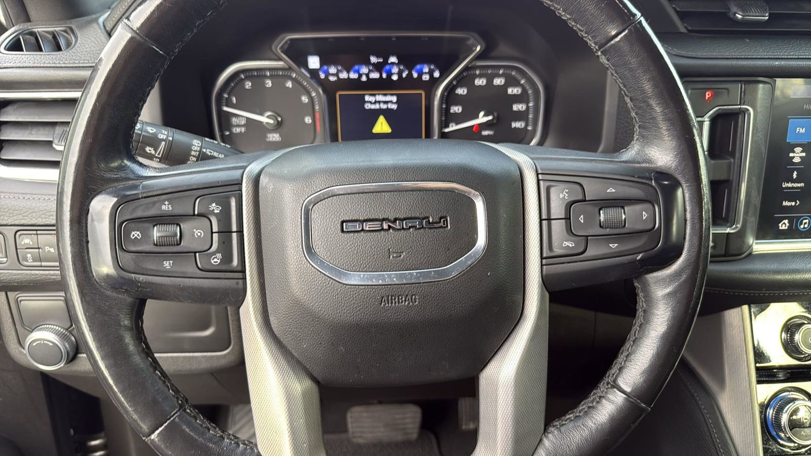 Used 2021 GMC Yukon XL Denali image 15