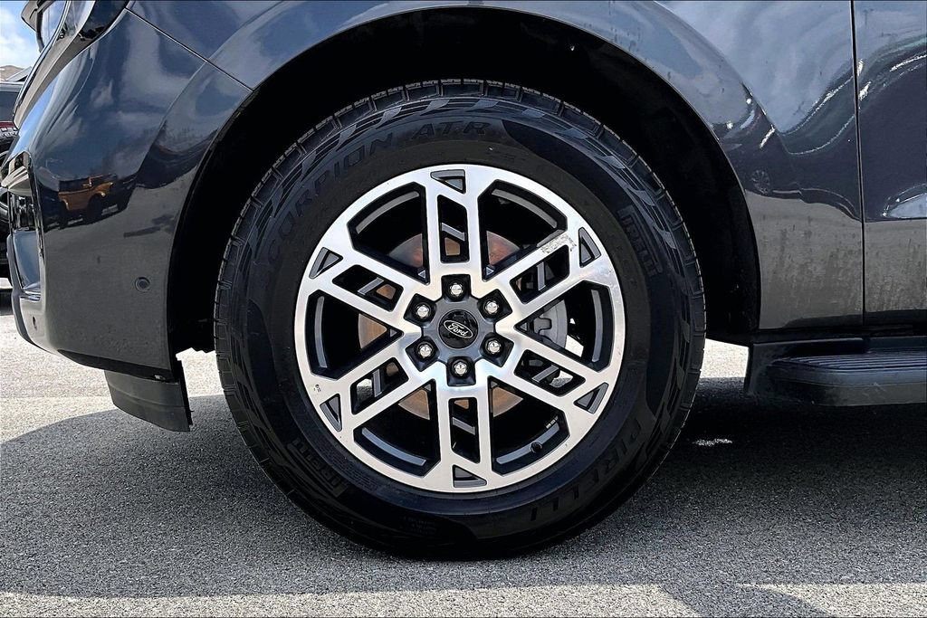 Certified 2025 Ford Expedition Max Active AWD/4WD image 9