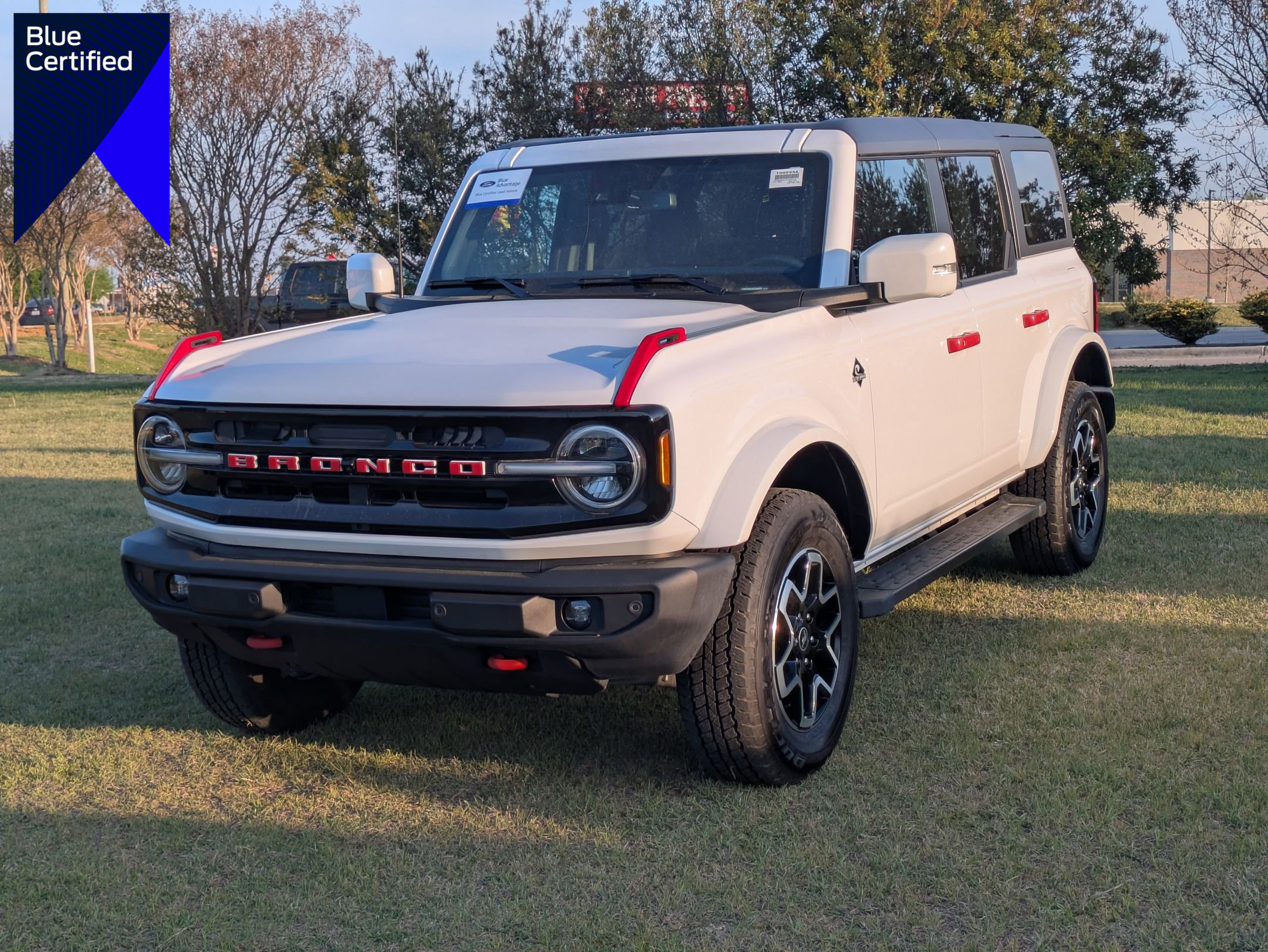 Certified 2024 Ford Bronco Outer Banks image 1