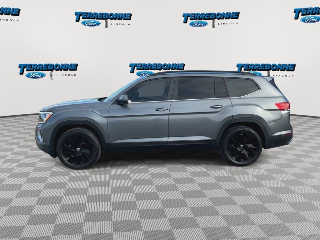 Used 2024 Volkswagen Atlas SE image 3