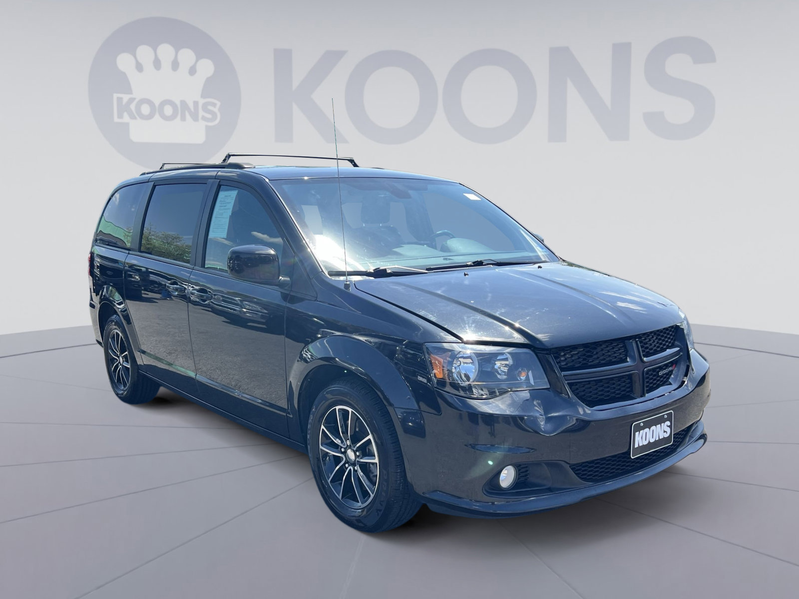 Used 2019 Dodge Grand Caravan SE FWD image 18