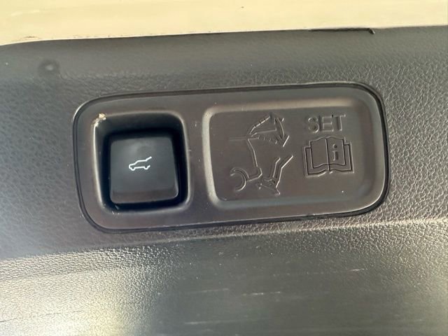 Certified 2023 Ford Expedition Limited image 36