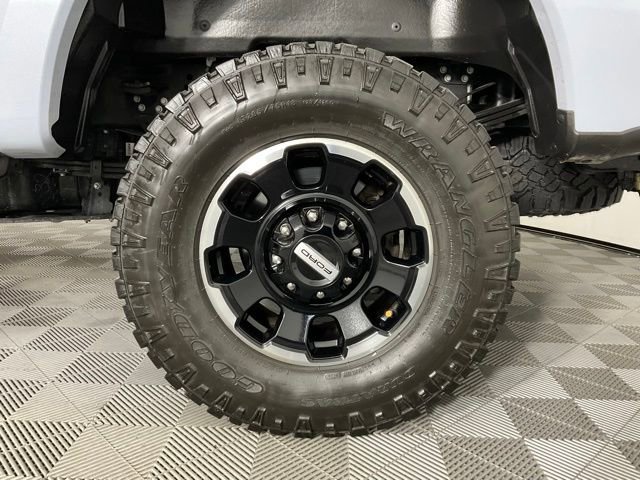 Certified 2025 Ford F250 Platinum w/ Tremor Off-Road Package image 10