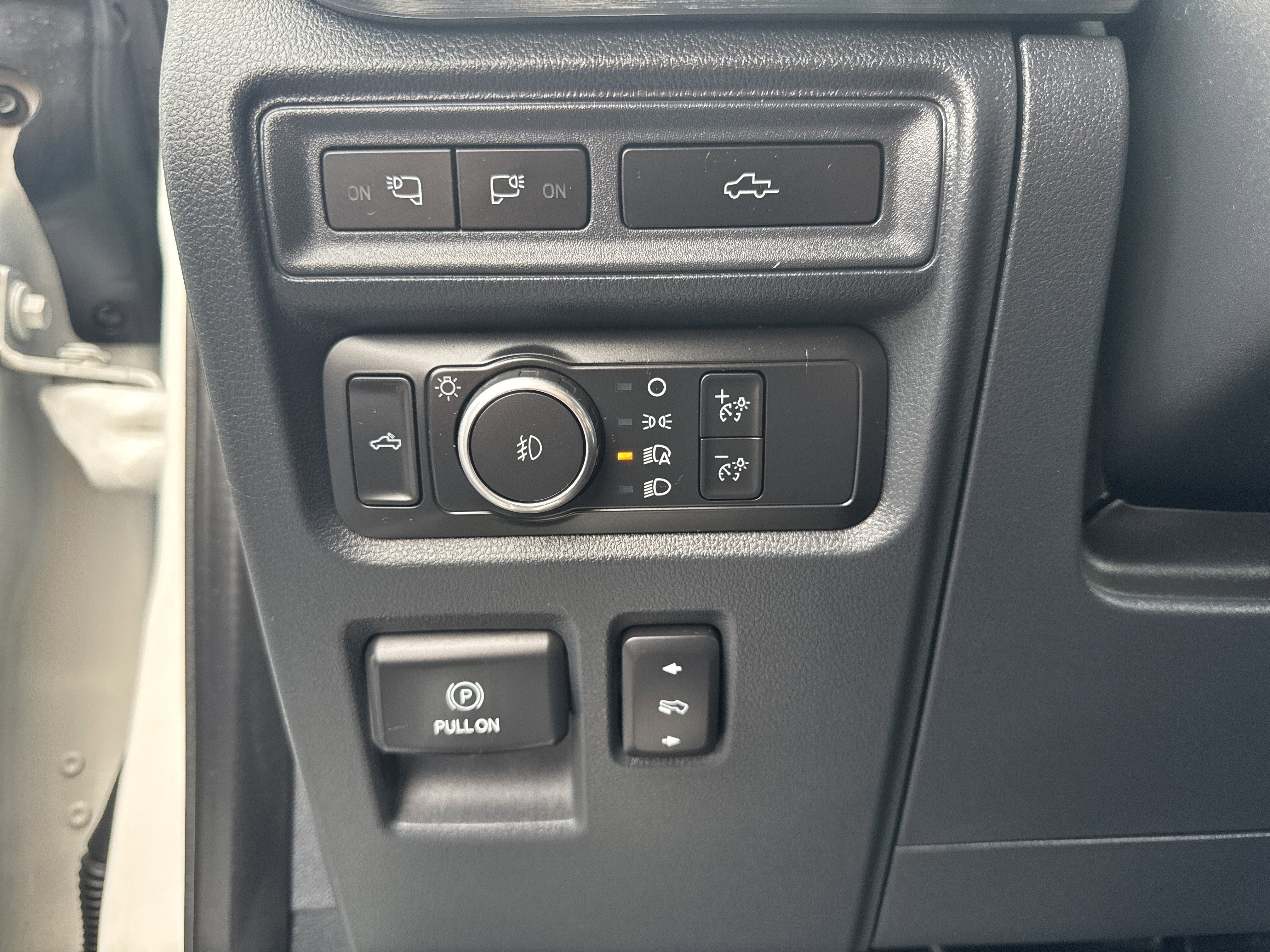 Certified 2022 Ford F150 Lariat w/ Equipment Group 502A High image 36