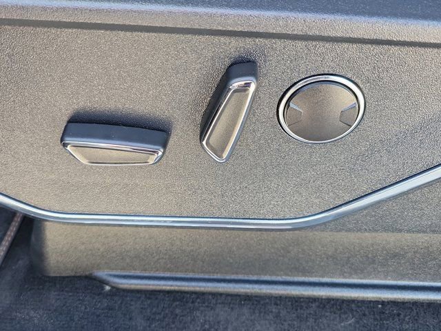 Certified 2022 Ford F150 Platinum w/ Equipment Group 701A High image 25