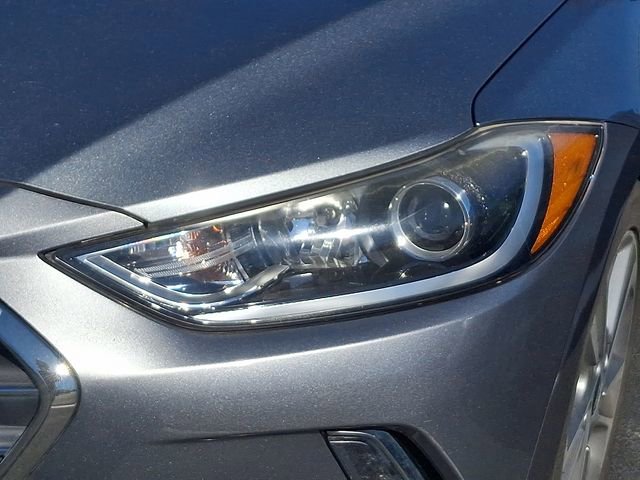 Used 2017 Hyundai Elantra Limited w/ Limited Tech Package 04 image 9