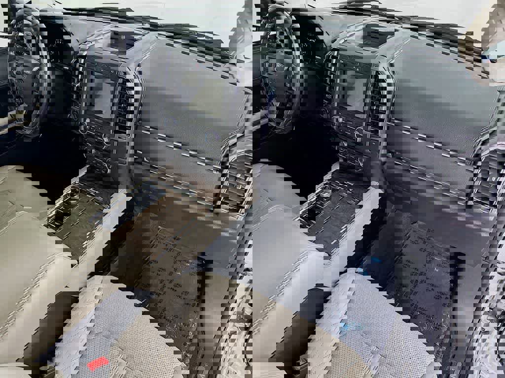 Certified 2018 Ford Expedition Platinum image 36