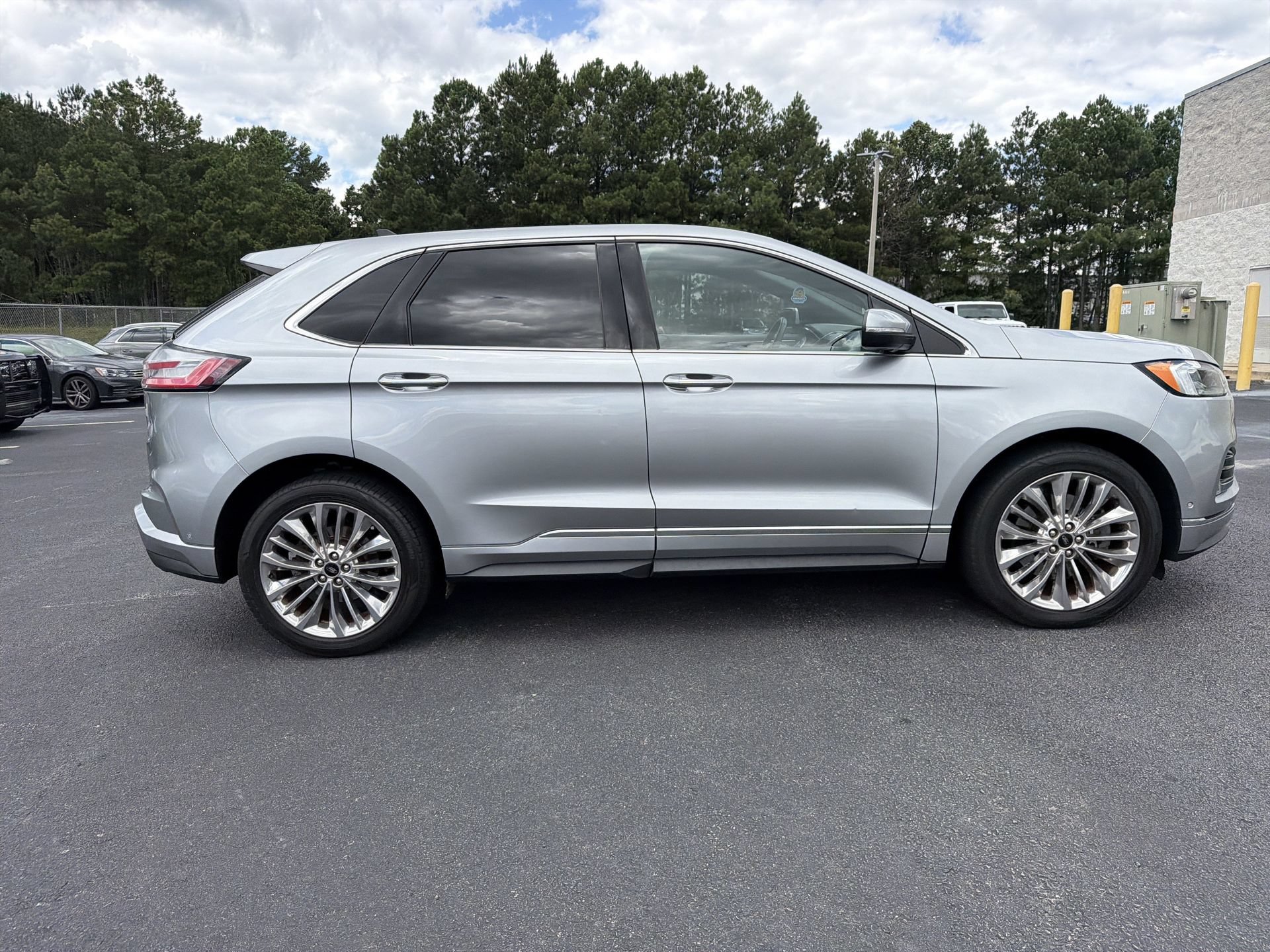 Certified 2020 Ford Edge Titanium w/ Equipment Group 301A AWD/4WD image 13