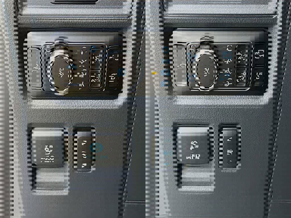 Certified 2025 Ford F150 Lariat w/ Equipment Group 501A Mid image 26