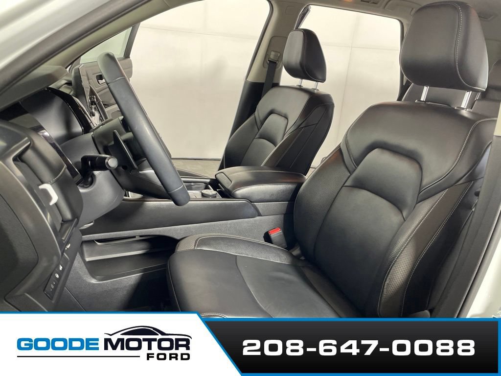 Used 2022 Nissan Pathfinder SL w/ Cargo Package AWD/4WD image 10