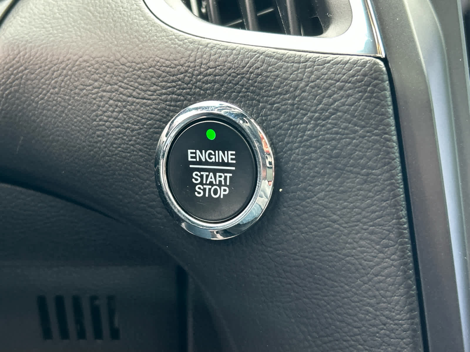 Certified 2022 Ford Edge ST w/ Equipment Group 401A image 40