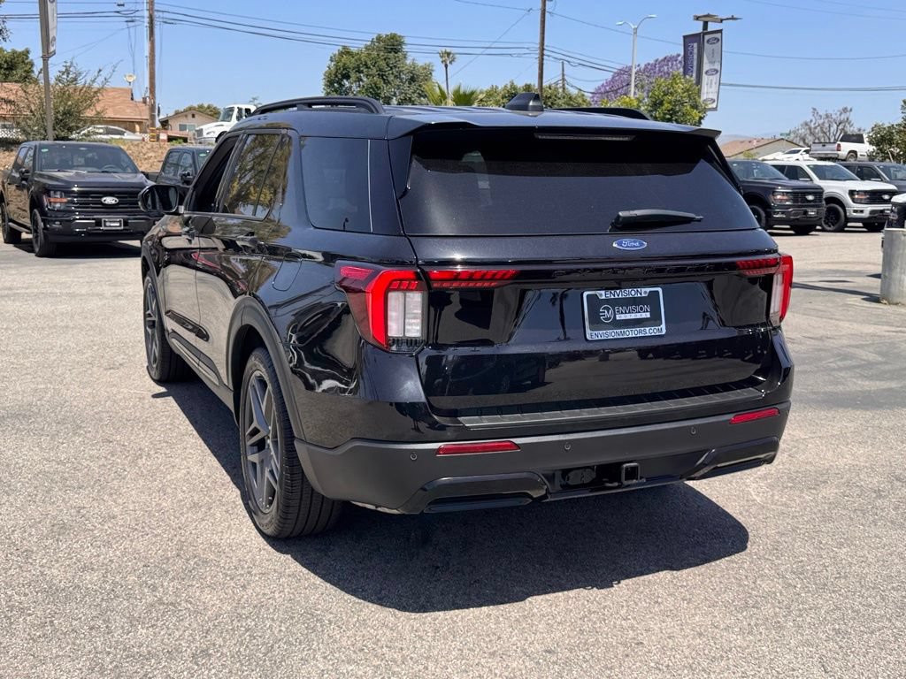 Certified 2025 Ford Explorer ST-Line w/ Premium Package RWD image 10