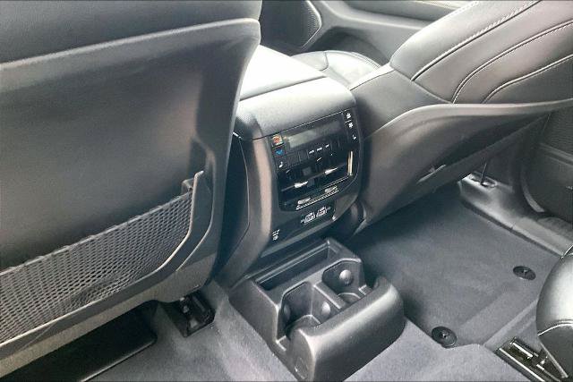 Used 2023 Jeep Grand Cherokee L Limited w/ Luxury Tech Group II AWD/4WD image 33