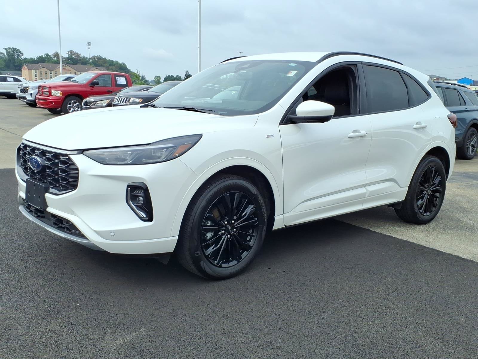 Certified 2023 Ford Escape ST-Line Elite AWD/4WD image 3