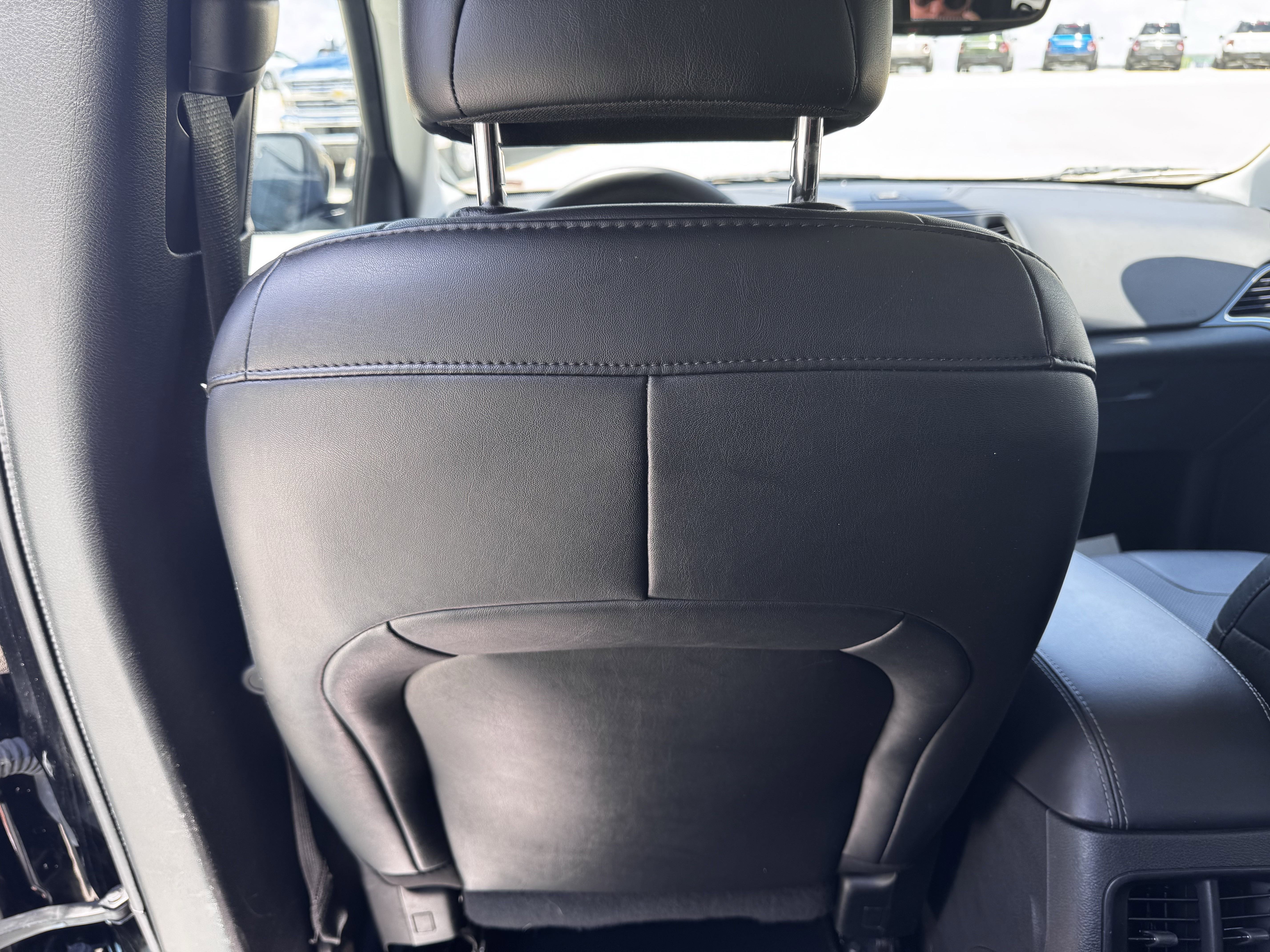 Used 2023 Jeep Cherokee Altitude Lux image 33