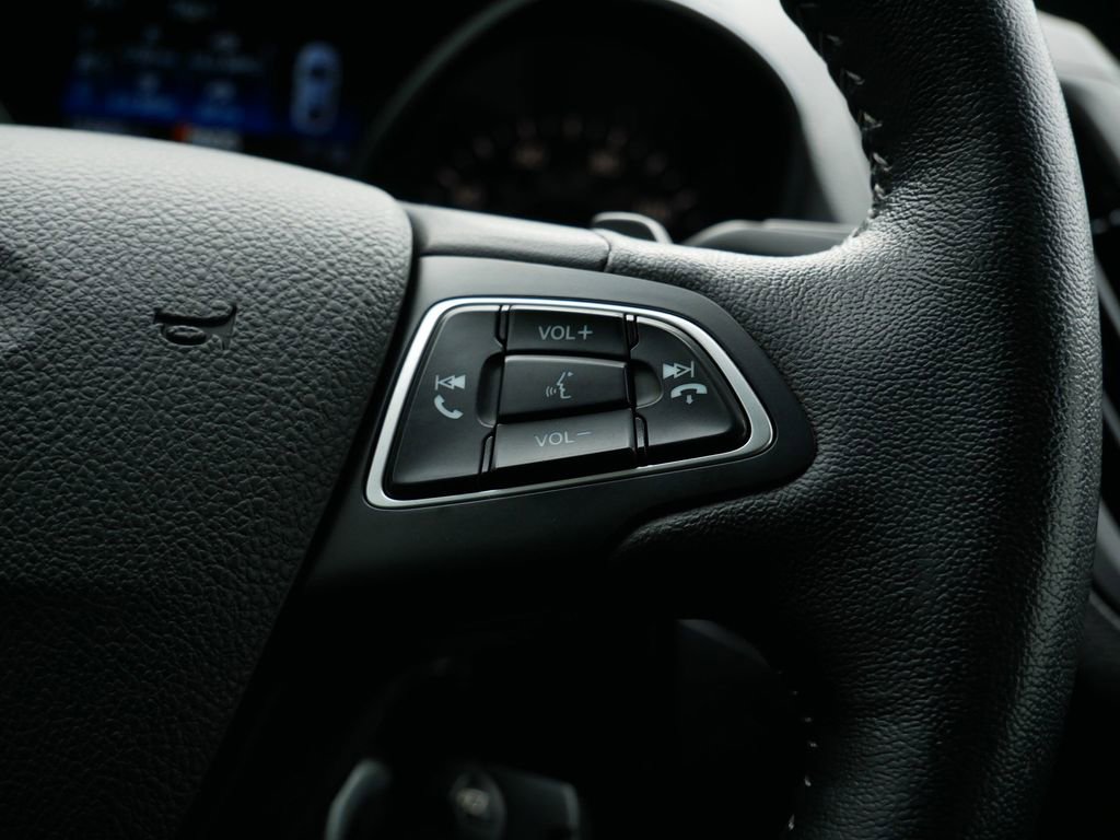 Certified 2017 Ford Escape SE w/ SE Sport Appearance Package image 18