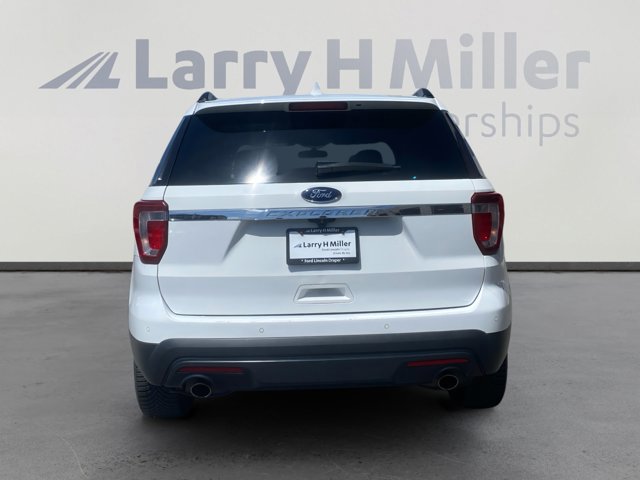 Certified 2017 Ford Explorer FWD image 4