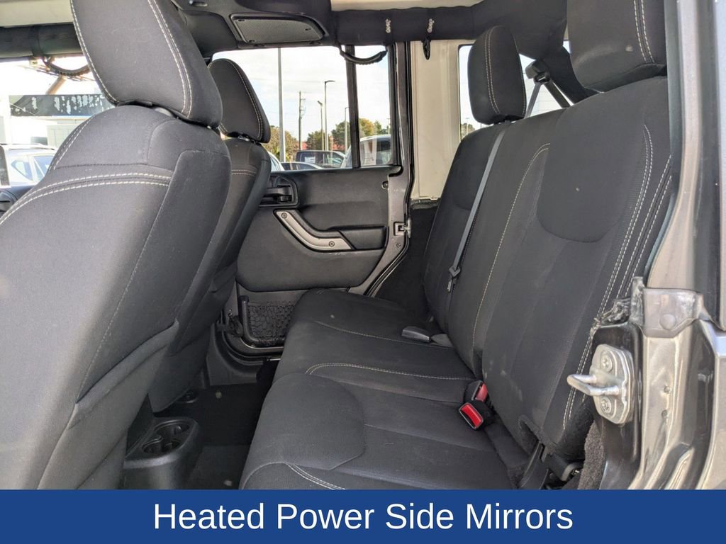 Used 2017 Jeep Wrangler Unlimited Rubicon w/ Connectivity Group image 14