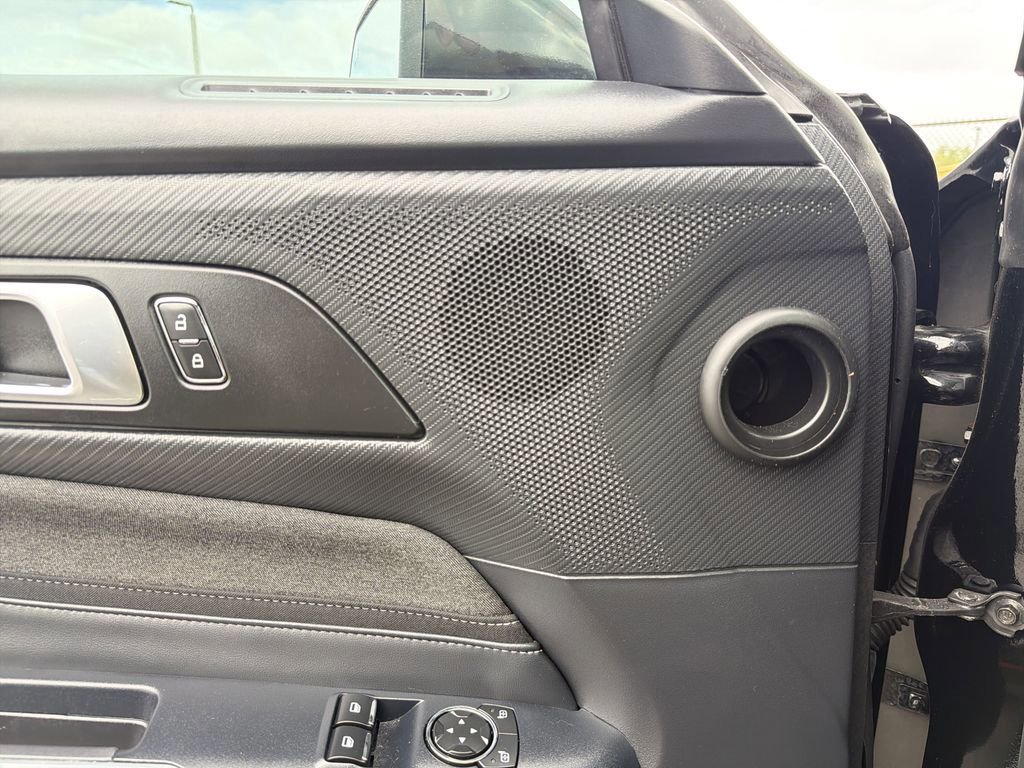 Certified 2025 Ford Mustang Coupe image 19