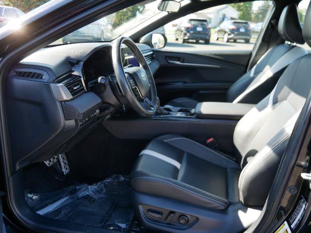 Used 2025 Toyota Camry SE FWD image 10