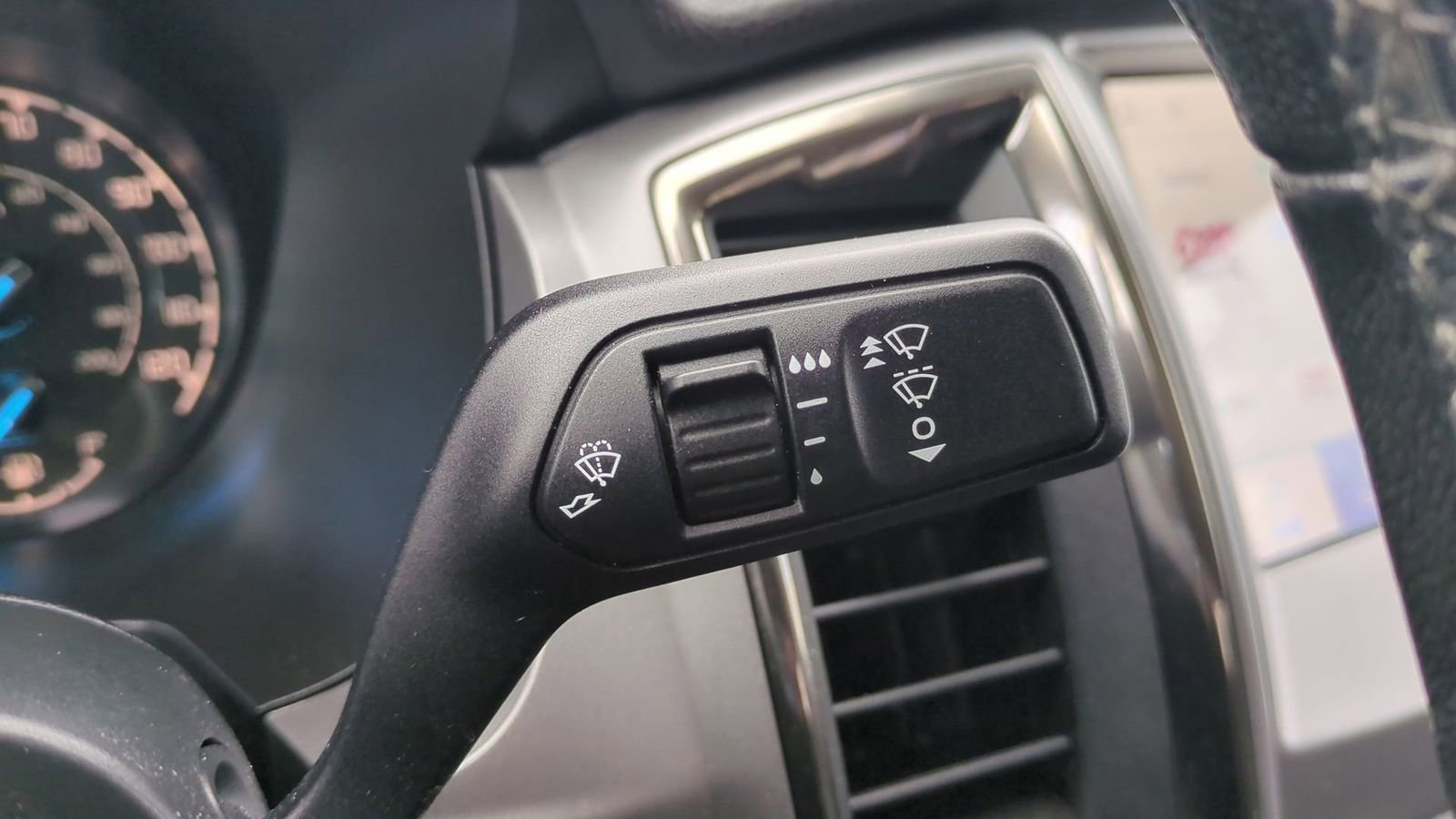 Certified 2022 Ford Ranger XLT w/ Equipment Group 302A High image 28