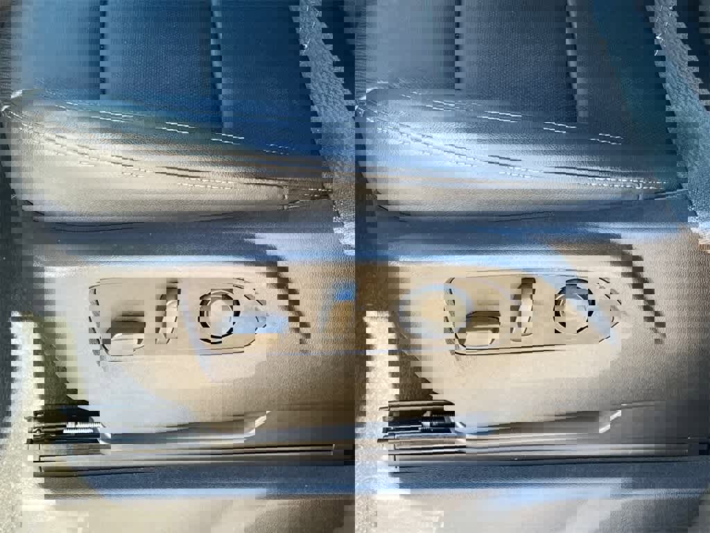 Used 2024 GMC Sierra 1500 SLT w/ SLT Premium Plus Package image 11