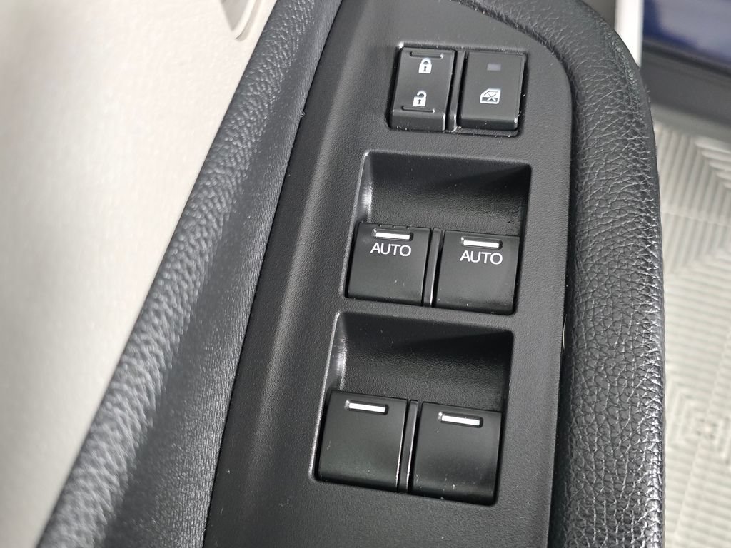 Used 2018 Honda Pilot Touring image 23