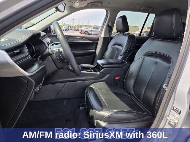 Used 2023 Jeep Grand Cherokee Limited RWD image 10