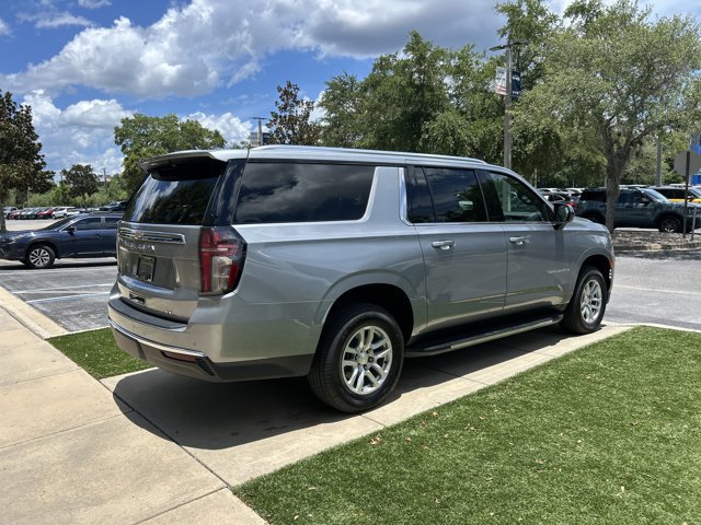 Used 2024 Chevrolet Suburban LT AWD/4WD image 3