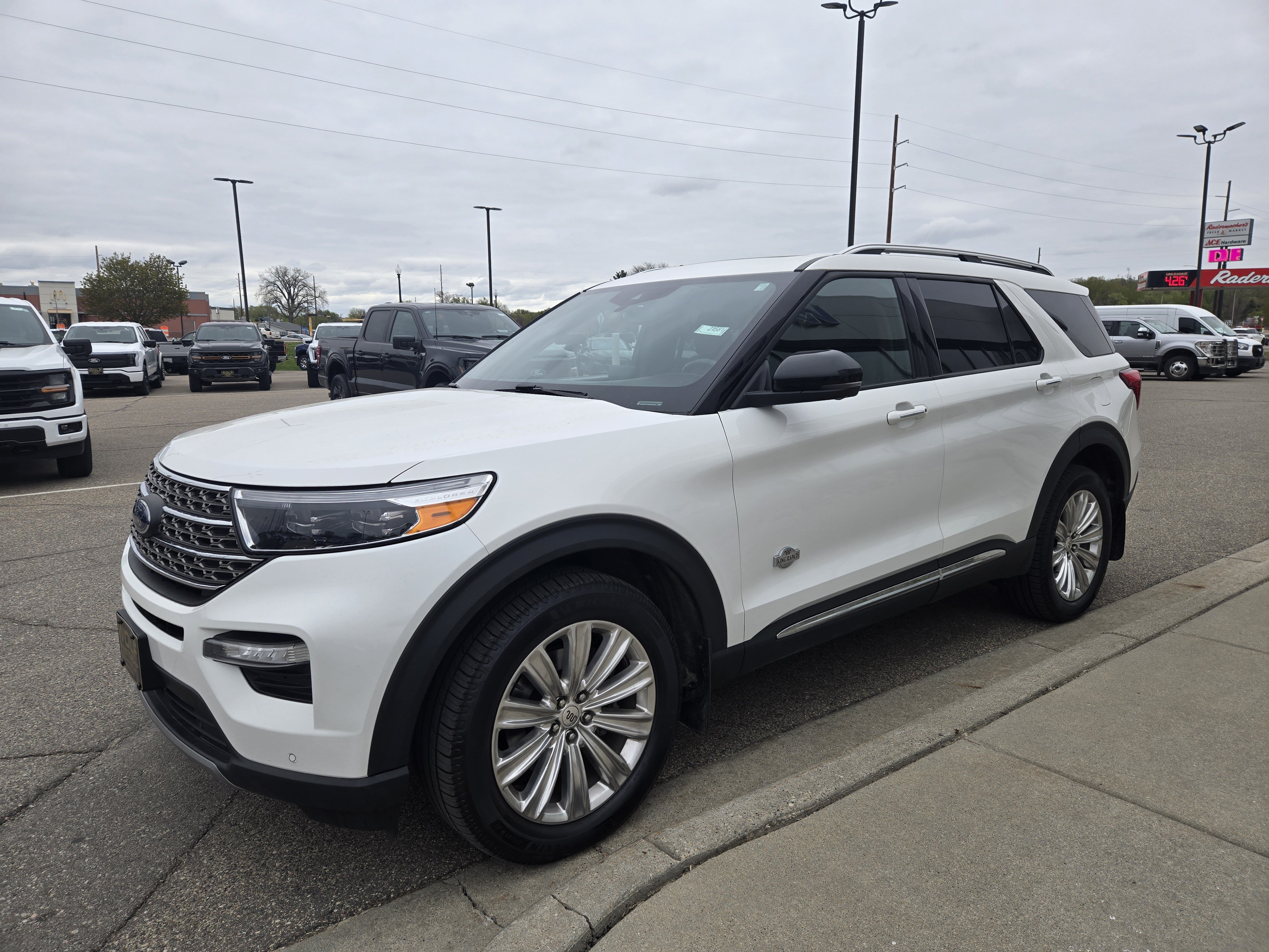 Certified 2022 Ford Explorer King Ranch w/ Class IV Trailer Tow Package AWD/4WD image 3