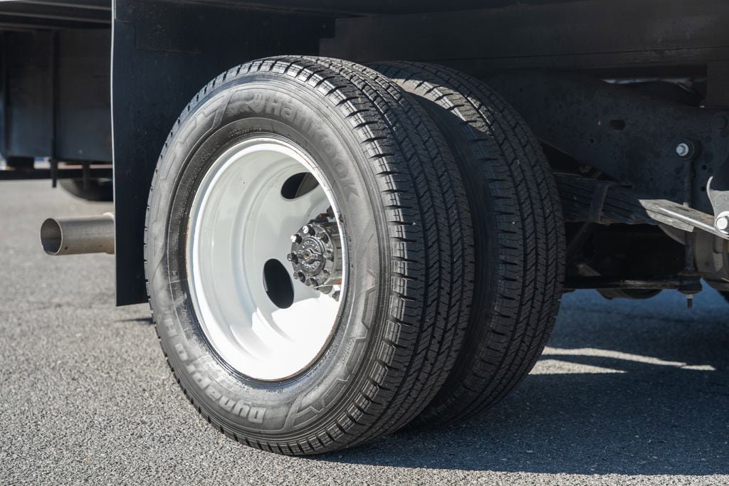 Certified 2023 Ford E-450 and Econoline 450 Super Duty w/ Power Windows & Locks Group RWD image 15