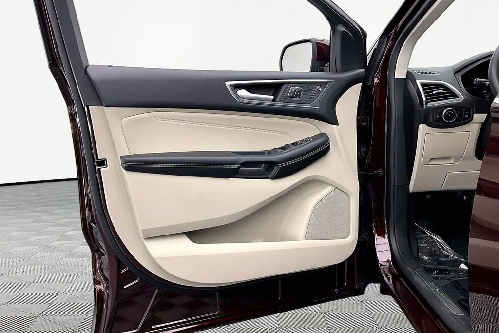 Certified 2024 Ford Edge Titanium w/ Equipment Group 301A image 23