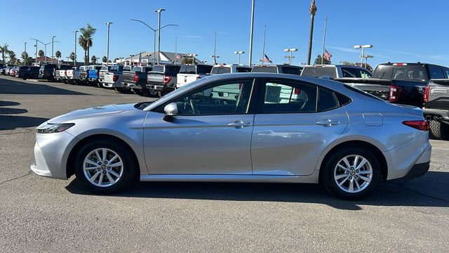 Used 2025 Toyota Camry LE image 7