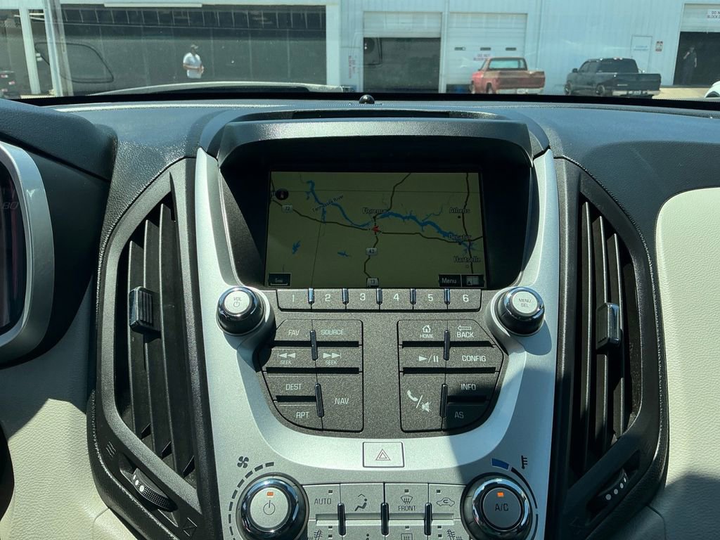 Used 2017 Chevrolet Equinox Premier w/ Enhanced Convenience Package FWD image 26